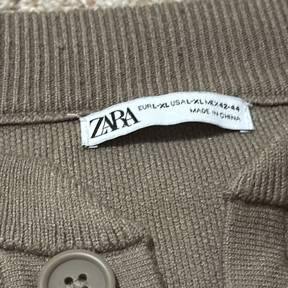 Zara Men’s Taupe Button-Up Cardigan - Picture 4 of 4
